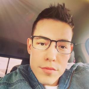 Meet your Posher, Tyler